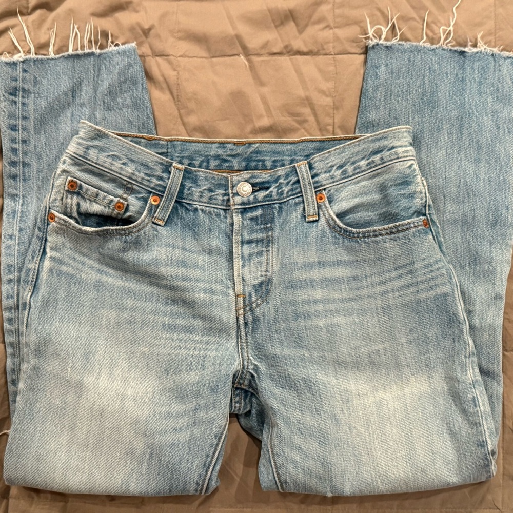Levi’s 501 CT Woman’s Distressed Medium Denim Jeans 25x32